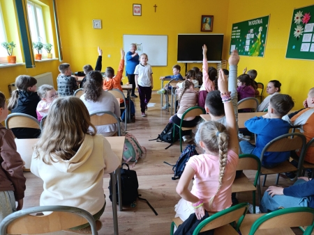 „Mój świat bez alkoholu” – profilaktyczna pogadanka z pielęgniarką szkolną