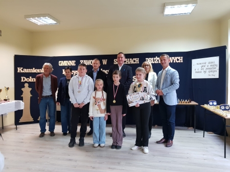 Sukces naszych uczniów w gminnych zawodach w szachach drużynowych! ♟️